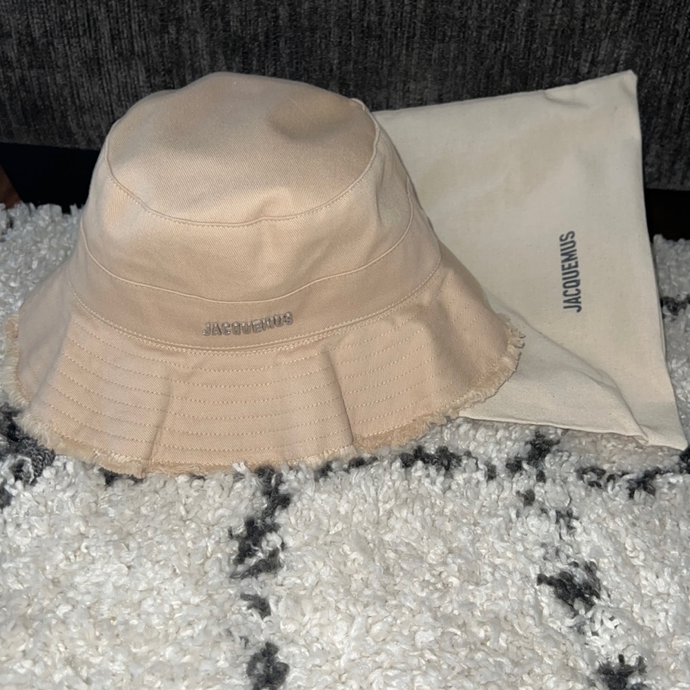 Jacquemus bucket frayed hat BRAND NEW